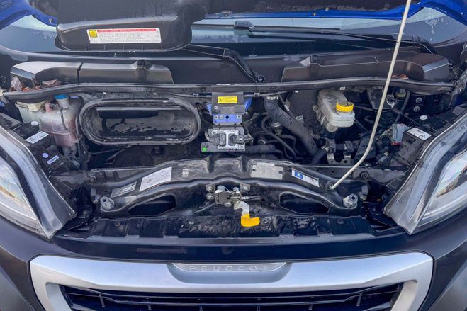 Peugeot Boxer (2) BlueHDi 120 S&S ASPHALT 335 L1H1 Bleu de 2022