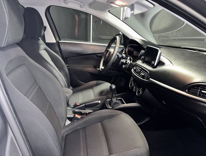 Fiat Tipo 1.4 95ch Lounge 5p / Garantie 12 mois GRIS FONCE de 2019