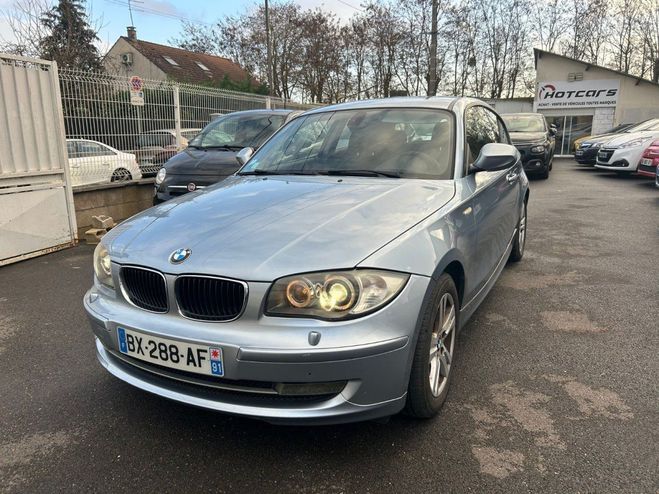 BMW Serie 1 E81 118d 143 ch Confort A Gris de 2010