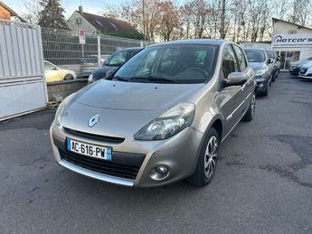  Voir d&eacute;tails -Renault Clio III 1.5 dCi 70 eco2 Dynamique &agrave; Villeneuve-Saint-Georges (94)