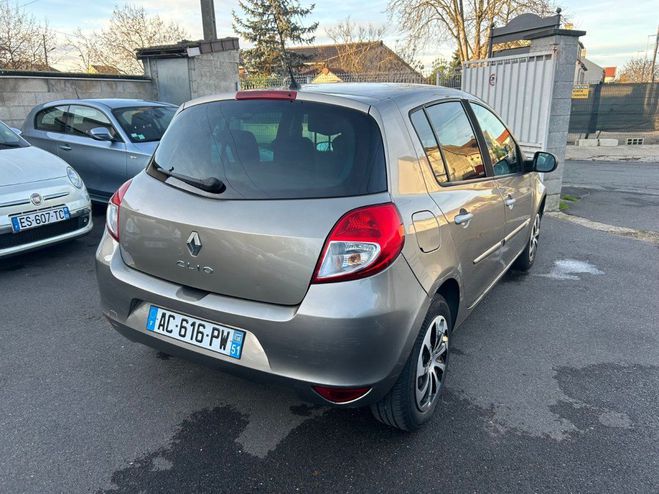 Renault Clio III 1.5 dCi 70 eco2 Dynamique Beige de 2009