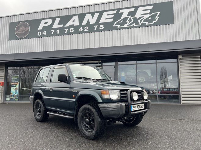 Cliquer pour voir la photo suivante Mitsubishi Pajero 2.8 L TD 125 CV GLX Vert foncé de 1999