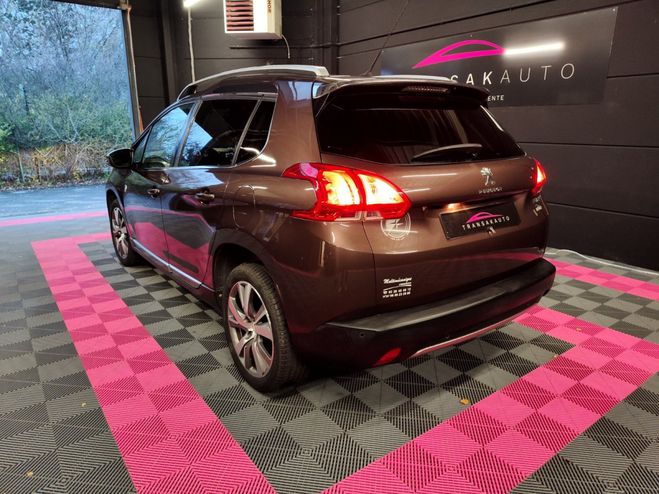 Peugeot 2008 1.2 PureTech 110ch SS BVM5 Crossway Marron de 2015