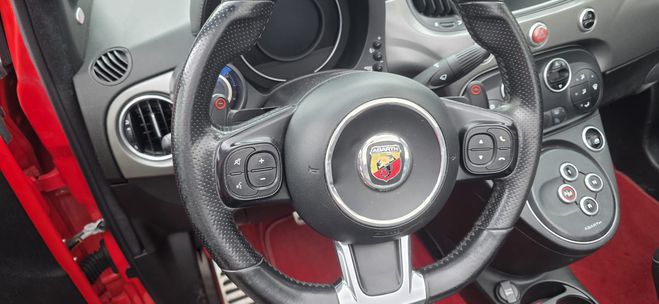 Fiat 500  rouge de 2018