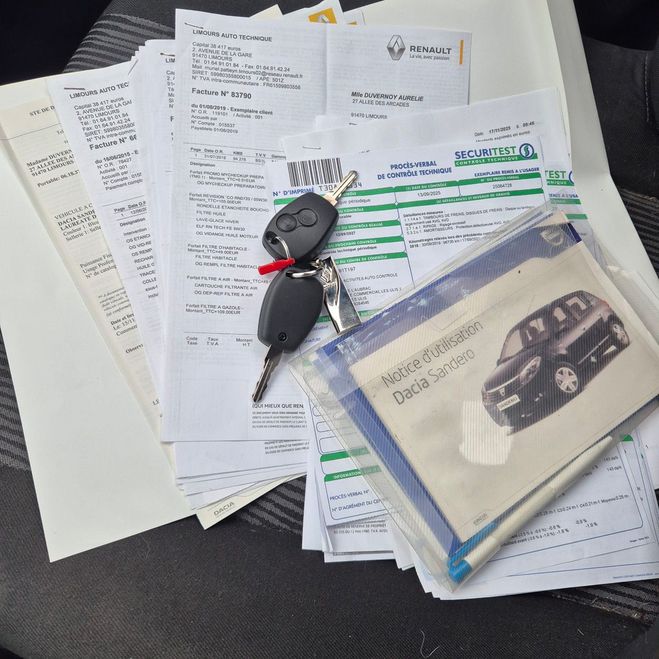 Dacia Sandero II 1.5 DCI 90 LAUREATE EURO6 FIABLE ENTR Bleu de 2011