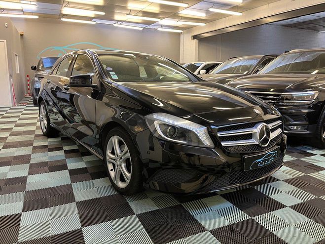 Cliquer pour voir la photo suivante Mercedes Classe A 180 Noir Métallisé de 2013