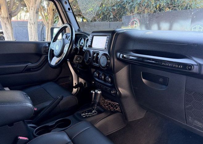 Jeep Wrangler UNLIMITED 2.8 CRD 200CH FAP ARCTIC BVA Blanc de 2012