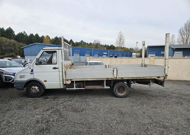 Cliquer pour voir la photo suivante Iveco Daily 2l8 diesel 3t5 plateau Blanc de 1999