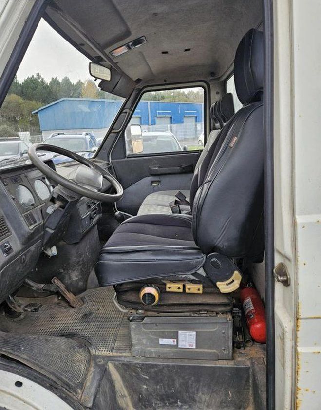 Iveco Daily 2l8 diesel 3t5 plateau Blanc de 1999