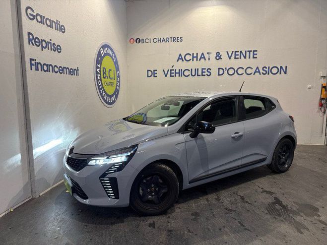 Renault Clio V 1.6 E-TECH HYBRIDE 145CH EVOLUTION Gris Clair de 2024