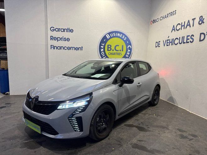 Renault Clio V 1.6 E-TECH HYBRIDE 145CH EVOLUTION Gris Clair de 2024