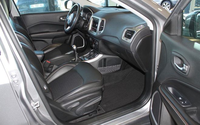 Jeep Compass 2.0 L Multijet 140 ch Active Drive Longi Gris de 2018