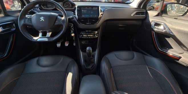 Peugeot 208 1.2 puretech 110 rolland garros s&s cour Blanc de 2017