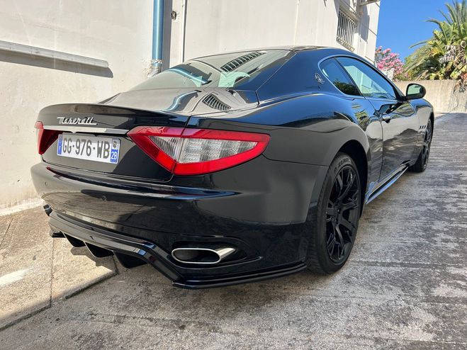 Maserati Gran Turismo S- 4.7 - V8 - BVA - Full black - GPS - F Noir M�tallis� de 2013