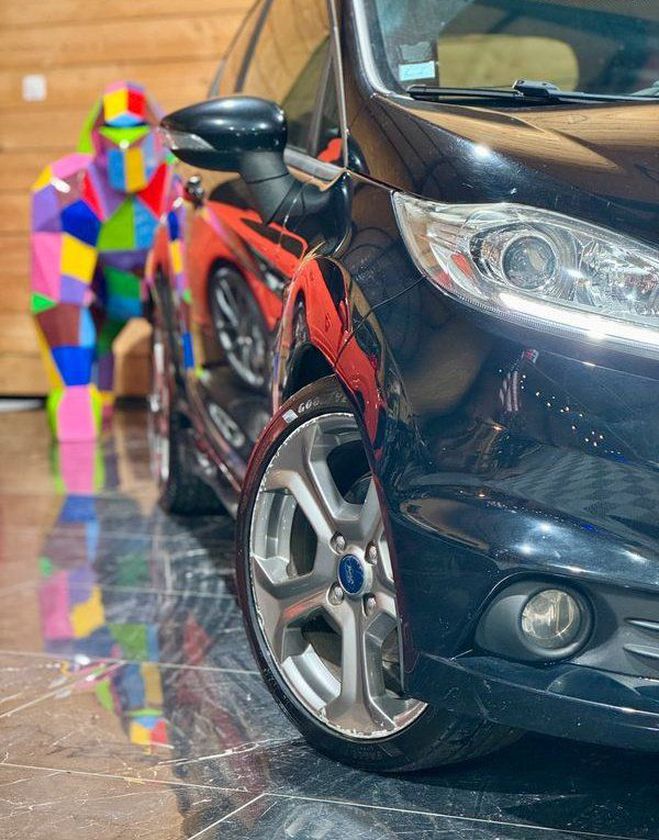 Ford Fiesta v (2) 1.6 ecoboost 182 st 3p Noir de 2014