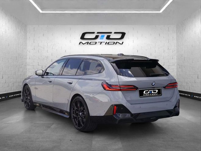 BMW Serie 5 TOURING 540d M Performance xDrive 303 ch GRIS de 2024