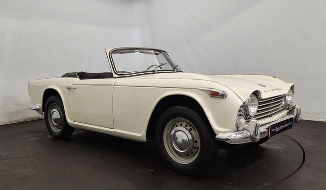 Triumph TR4 A A IRS Blanc de 1967