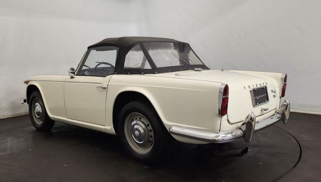 Triumph TR4 A A IRS Blanc de 1967