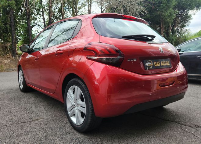 Peugeot 208 1.2 VTI 12v 82CH S&S rouge de 2019