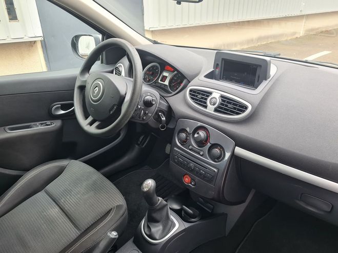 Renault Clio TOM TOM 1.5 DCI  CT OK Gris clair de 2012