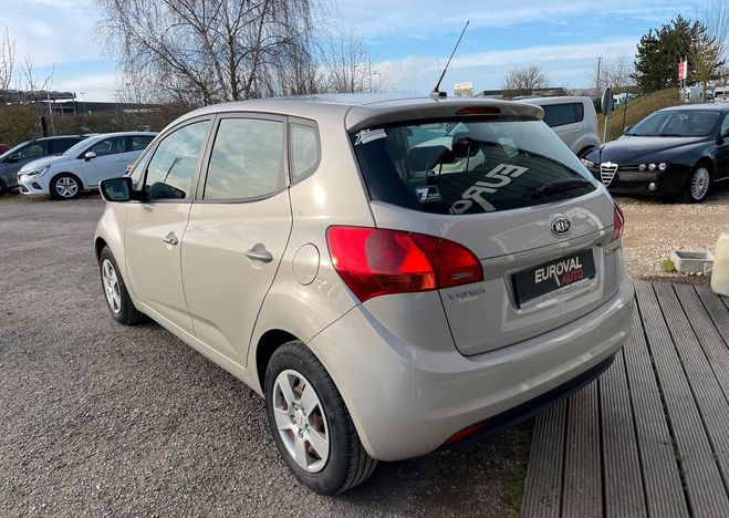 Kia Venga 1.4 crdi 90ch active 5p Beige de 2011