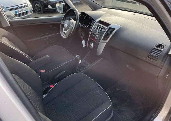 Kia Venga 1.4 crdi 90ch active 5p Beige de 2011