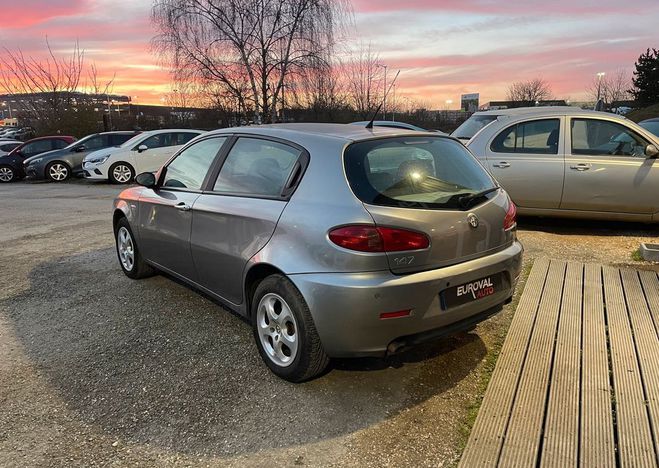 Alfa romeo 147 1.6 ts 120ch sportiva 5p Gris de 2007