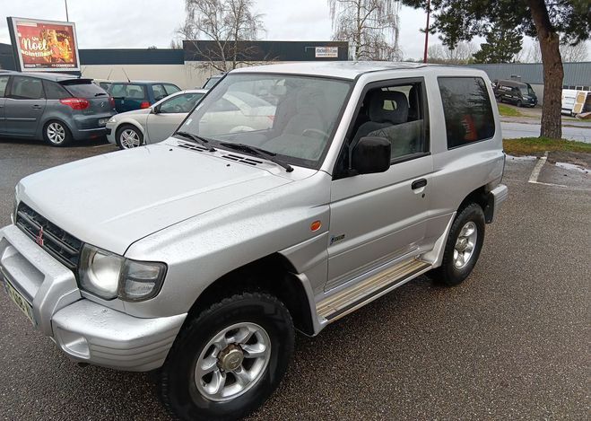 Mitsubishi Pajero Beau 4x4 99 2.5 td 3 portes ct ok tbe 89 Gris de 1999