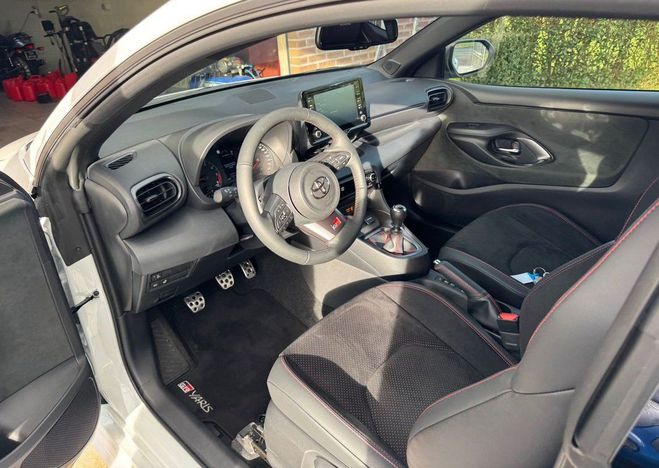 Toyota Yaris gr tack 261 cv etat neuf malus compris 4 Blanc de 2023