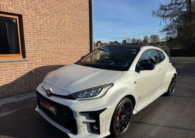 Toyota Yaris gr tack 261 cv etat neuf malus compris 4 Blanc de 2023