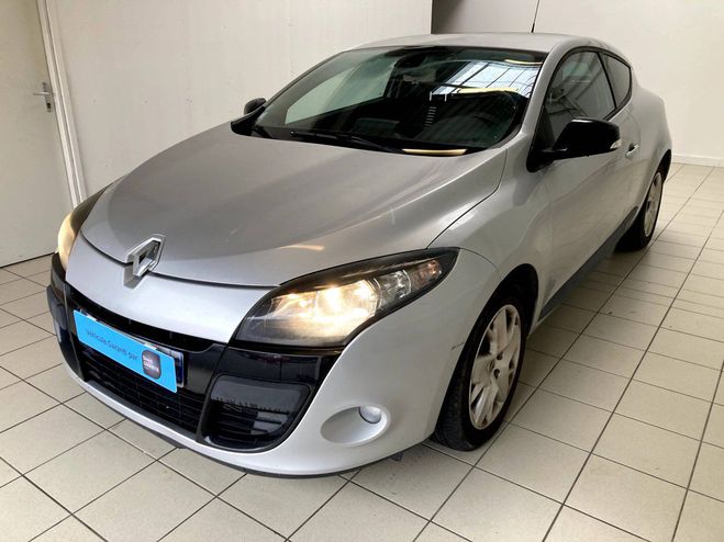 Renault Megane III (E95) 1.4 TCe 130ch GRIS C de 2011