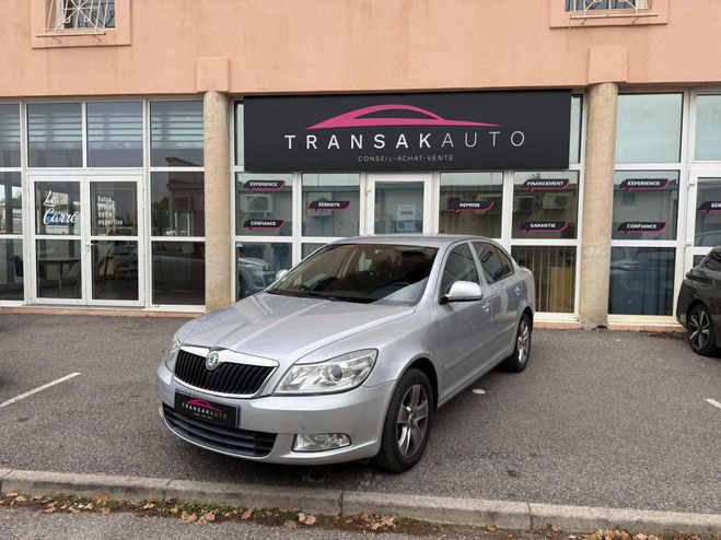 Skoda Octavia 1.6 TDI 105 CR FAP Elegance DSG / Distri Gris de 2011