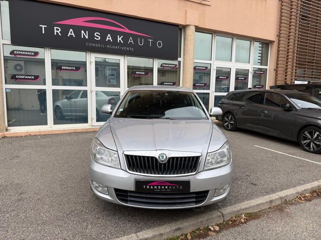 Skoda Octavia 1.6 TDI 105 CR FAP Elegance DSG / Distri Gris de 2011