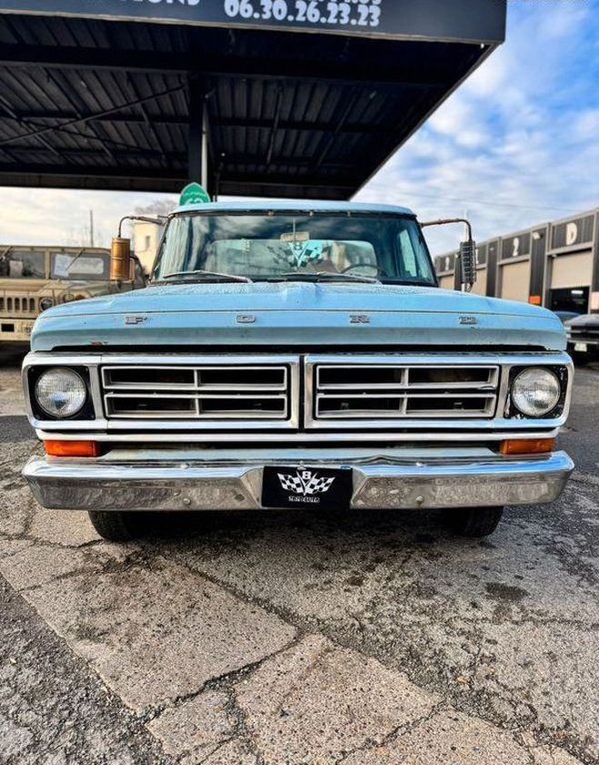Ford F100 F singlecab 5.9 v8 360 ci magnifique pat  de 1971