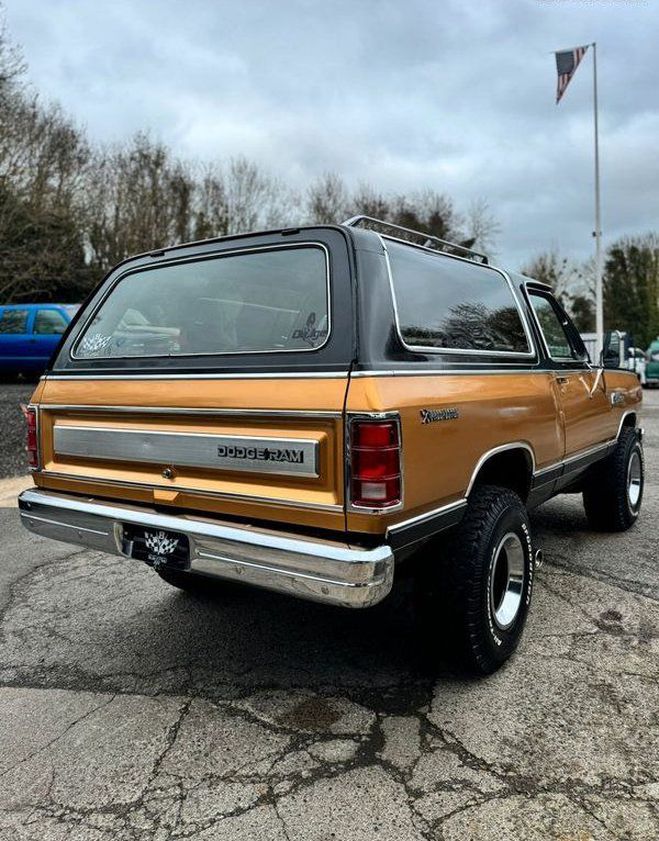 Dodge Ram ramcharger prospector 5.2 v8 318 ci  de 1985