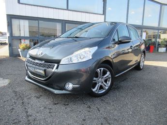  Voir d&eacute;tails -Peugeot 208 1.4 HDi 70 cv ALLURE &agrave; Aubi�re (63)
