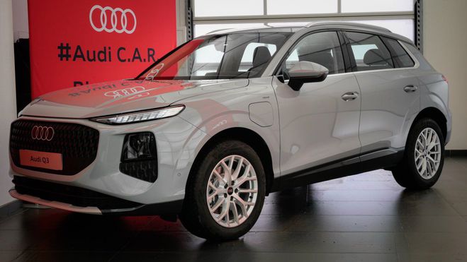 Audi Q3 HYBRIDE e-hybrid 272 ch S tronic 6 Busin Gris de 2025
