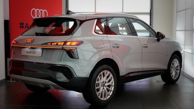 Audi Q3 HYBRIDE e-hybrid 272 ch S tronic 6 Busin Gris de 2025