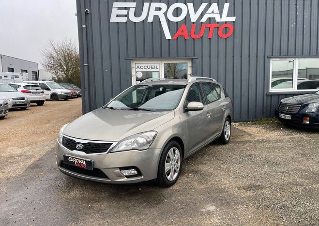 Kia Ceed d SW Ceed 1.6 crdi 90ch active 5p Beige de 2011