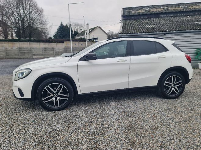 Mercedes Classe GLA 180 1.6L 122 CV PACK inspiration * REPRI Blanc de 2017