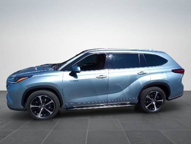 Toyota Highlander 2.5 VVTI 248 HYBRID 4WD-I CVT LOUNGE Bleu Fonc� M�tallis� de 2021