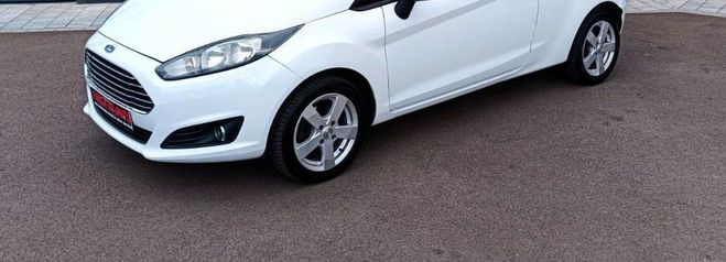 Ford Fiesta VI Phase 2 1.5 TDCi Trend Econetic Techn Blanc de 2013