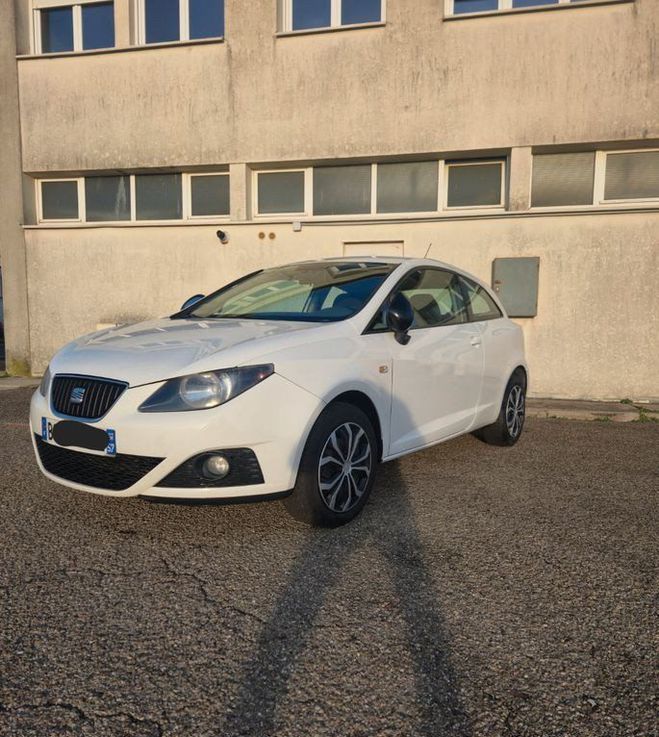 Seat Ibiza 1.2 tdi 75 cv fap style ( ideal jeune pe Blanc de 2011