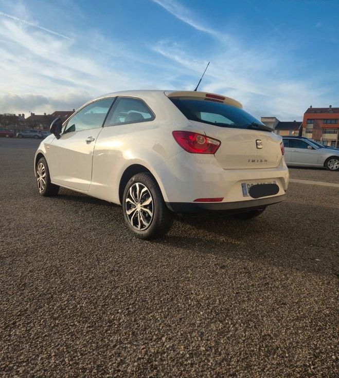 Seat Ibiza 1.2 tdi 75 cv fap style ( ideal jeune pe Blanc de 2011