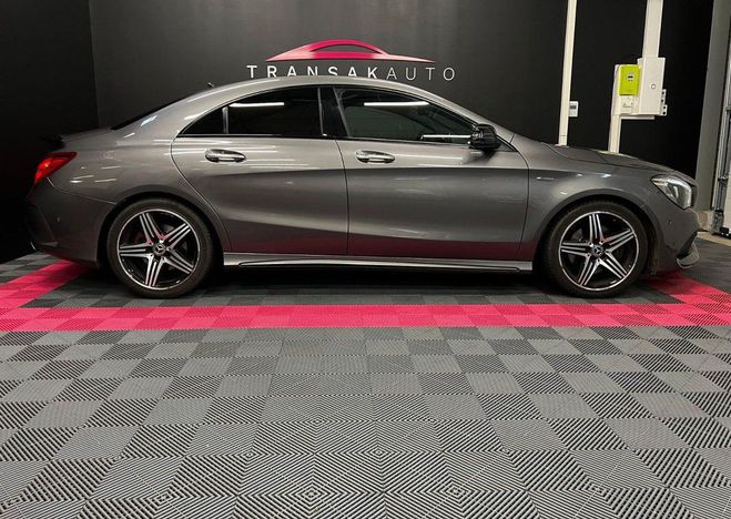 Mercedes Classe CLA Classe 250 7-G DCT 4Matic Version SPORT  Gris de 2017