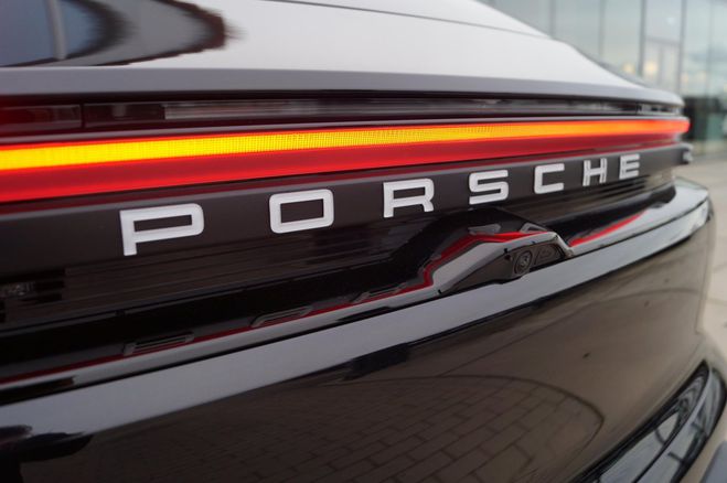 Porsche Macan 4 Electric PANO TREKHAAK ACC FULL LEATHE Noir de 2024