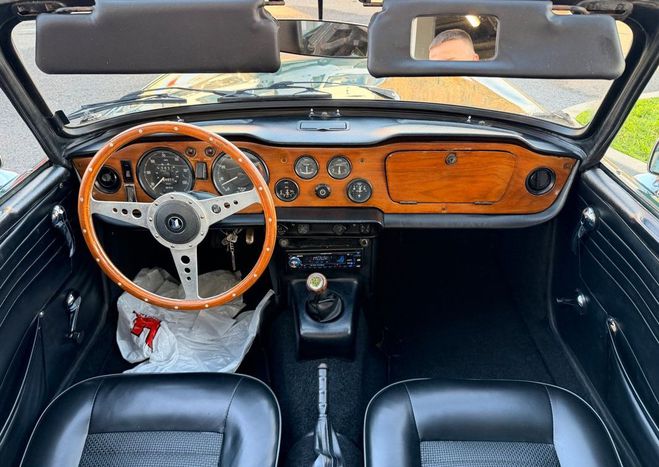 Triumph TR3 TR TR6 2.5L 104ch BVM4 Cabriolet 2 place Vert de 1970