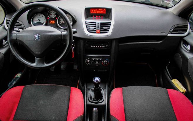 Peugeot 207 1.6 hdi 90 ch serie 64 Noir de 2010