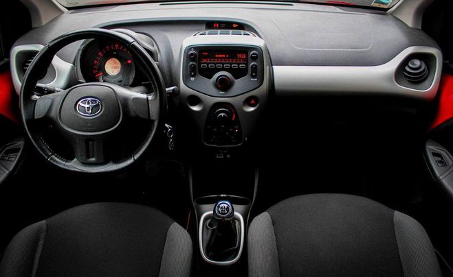 Toyota Aygo 1.0 vvti 70 ch x-red Rouge de 2017