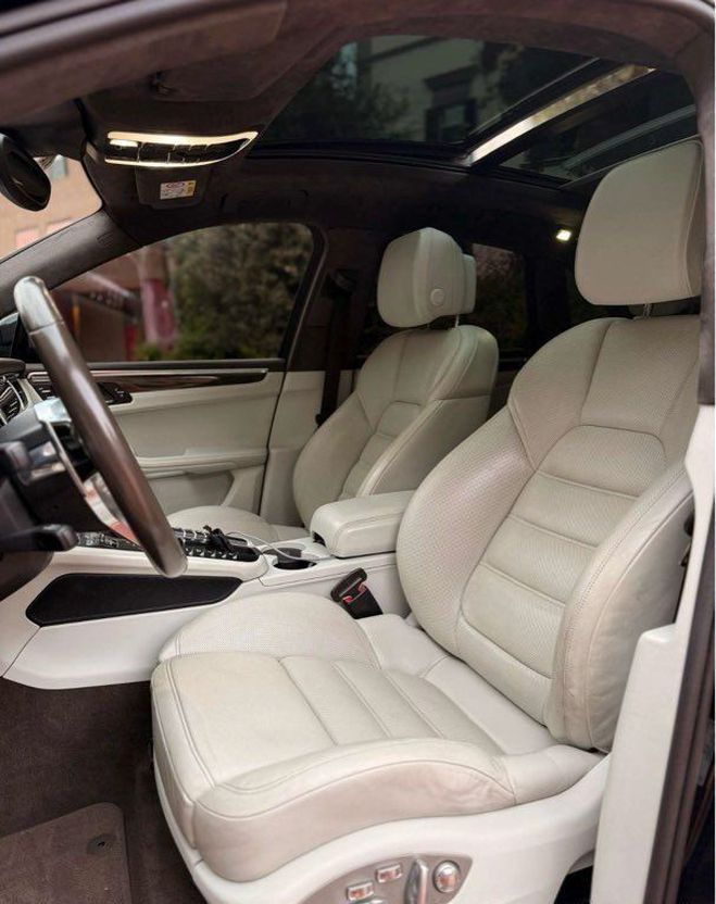 Porsche Macan turbo 3,6 v6 400 ch pdk toit ouvrant ful Gris de 2016